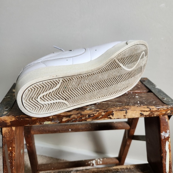 Nike Blazer Low LE Triple White 8.5 - Picture 12 of 12